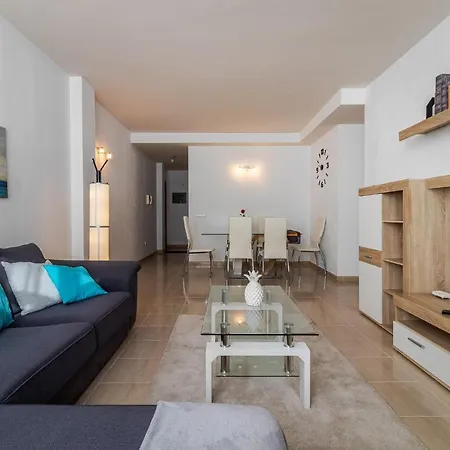 Apartament Flatguest Trebolina - 3bdr - Fastwifi - Parking Vecindario (Gran Canaria)