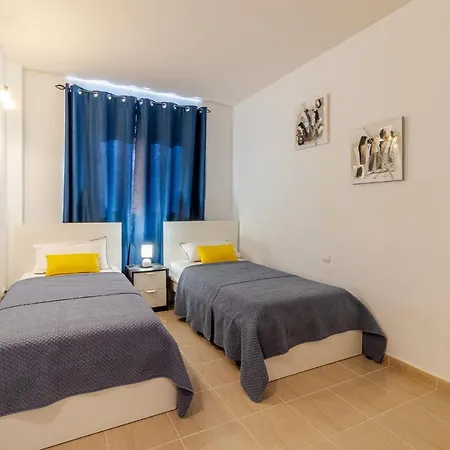 Flatguest Trebolina - 3bdr - Fastwifi - Parking Apartament Vecindario (Gran Canaria)